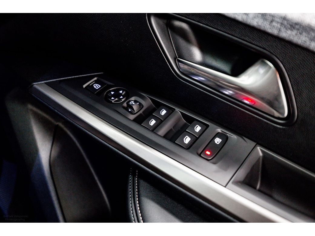 2025 Peugeot 5008