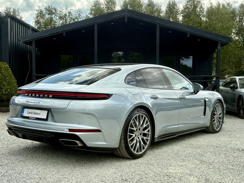 2025 Porsche Panamera