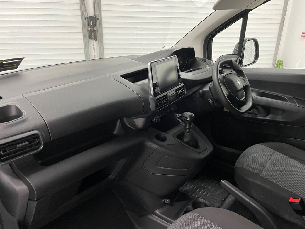 2024 Peugeot Partner