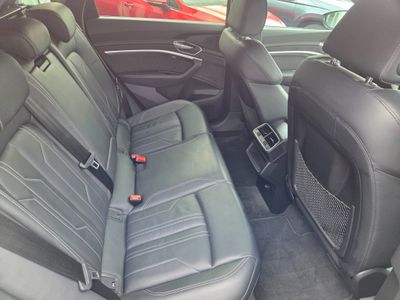 2023 Audi Q8
