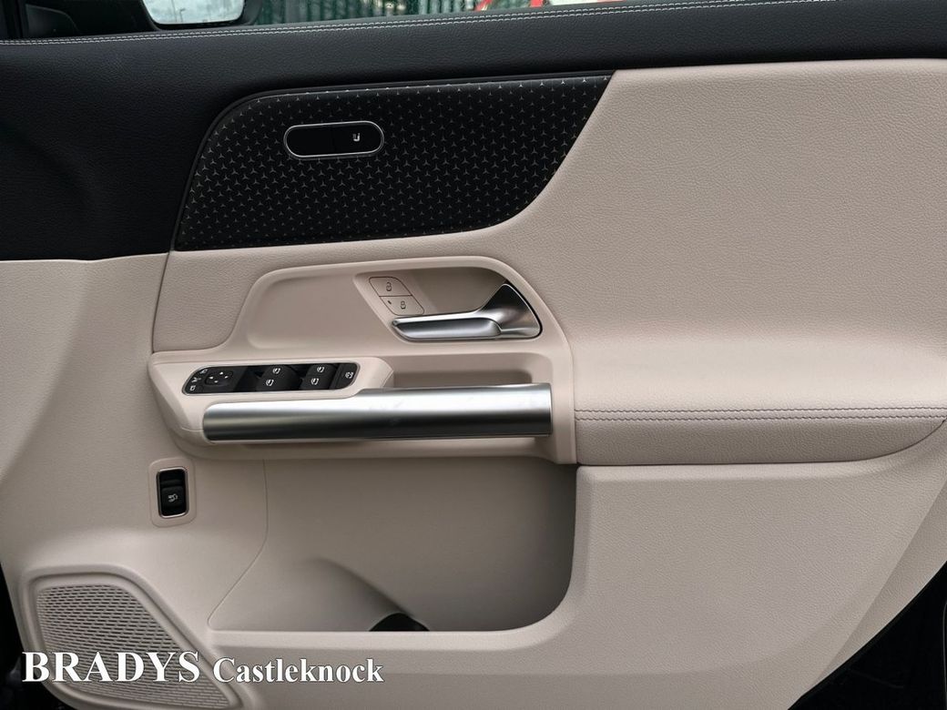 2025 Mercedes-Benz GLA Class