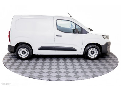 2025 Peugeot Partner