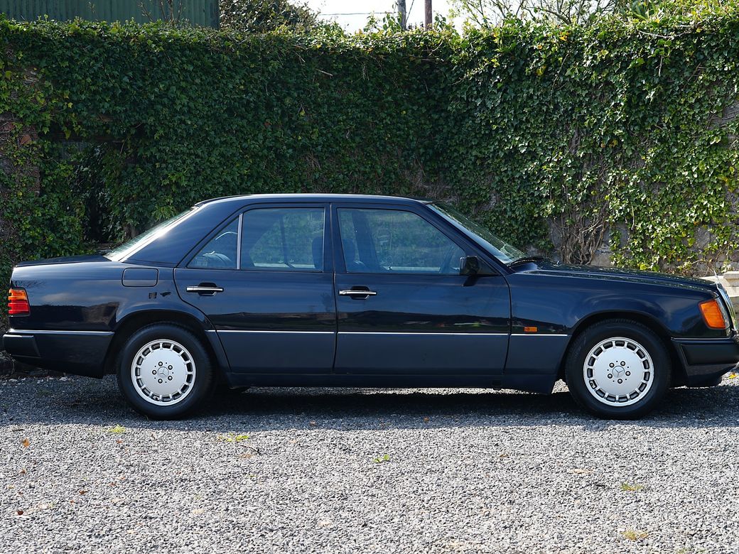 1991 Mercedes-Benz E 300