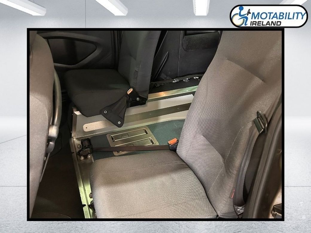 2018 Peugeot Partner Tepee