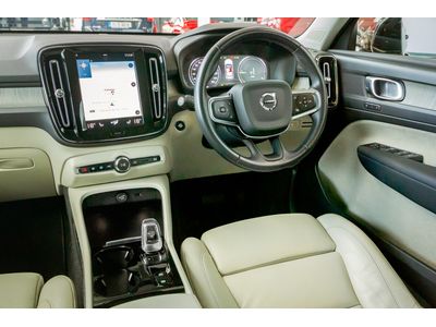 2022 Volvo XC40