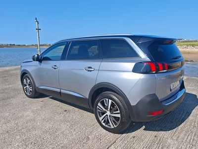 2024 Peugeot 5008
