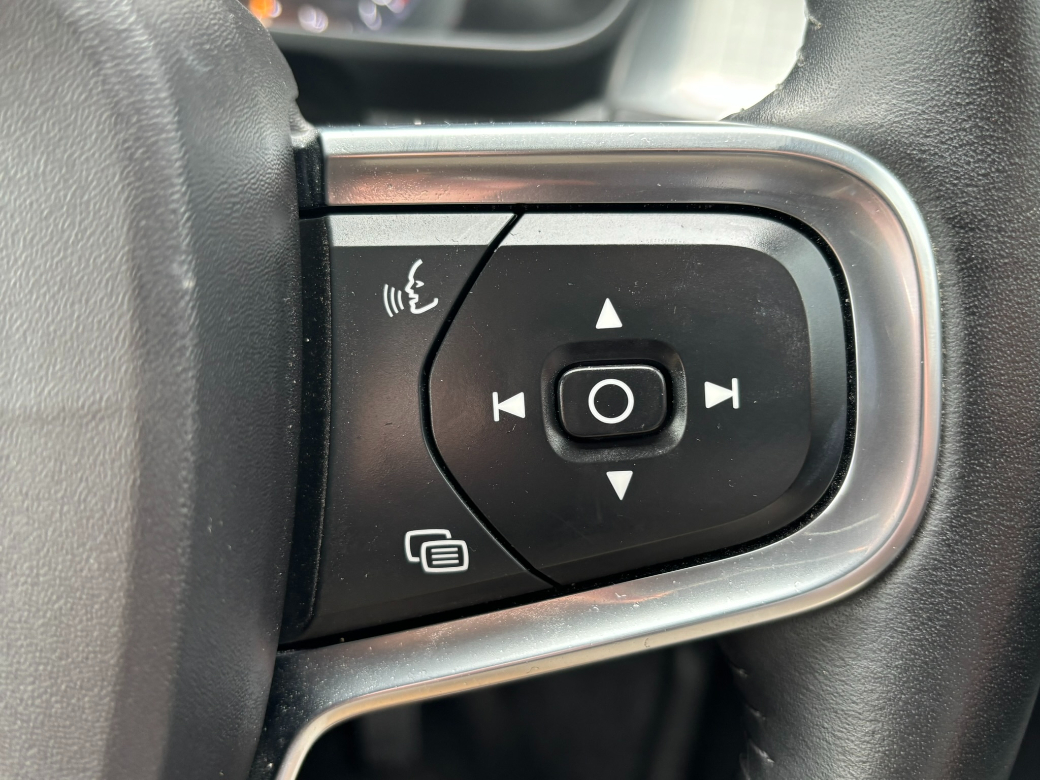 2020 Volvo XC40