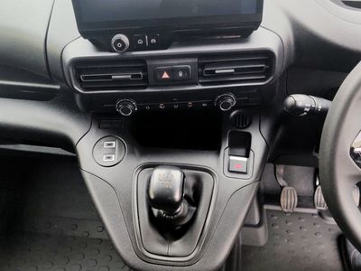 2025 Peugeot Partner