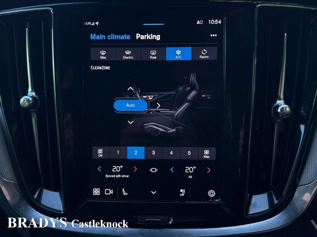 2025 Volvo V60