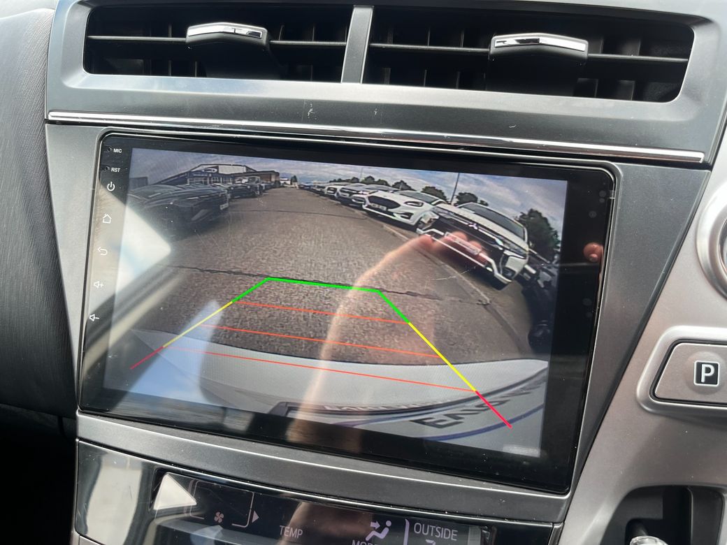 2020 Toyota Prius Alpha