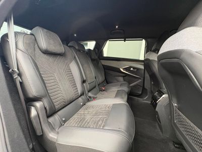 2025 Peugeot 5008