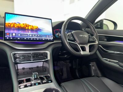 2025 BYD Seal U