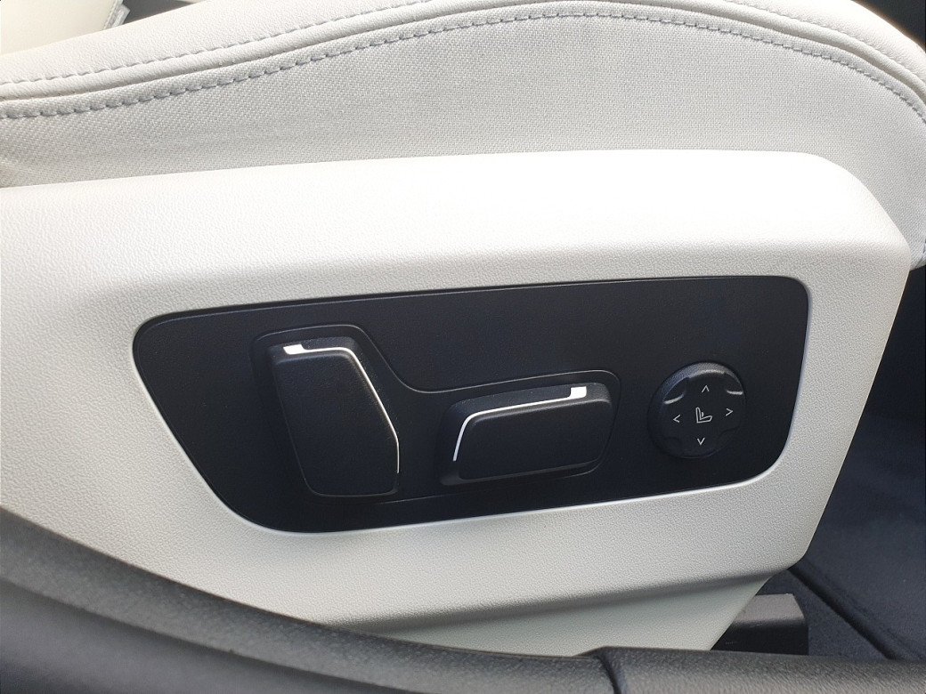 2025 BMW 530