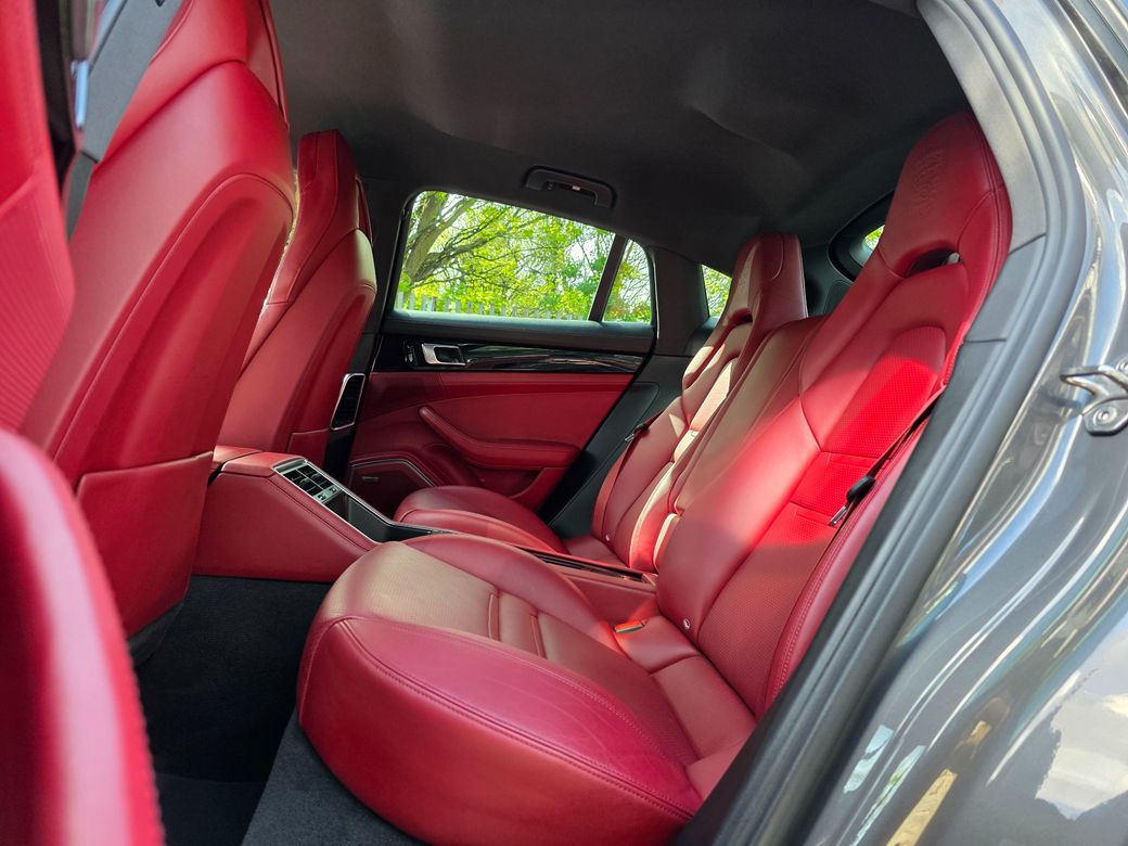 2018 Porsche Panamera