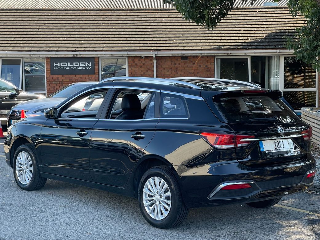 2022 MG 5