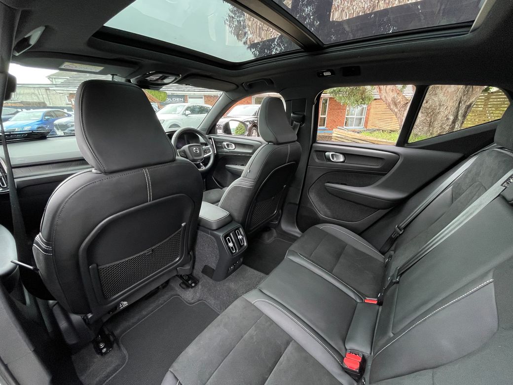 2022 Volvo XC40