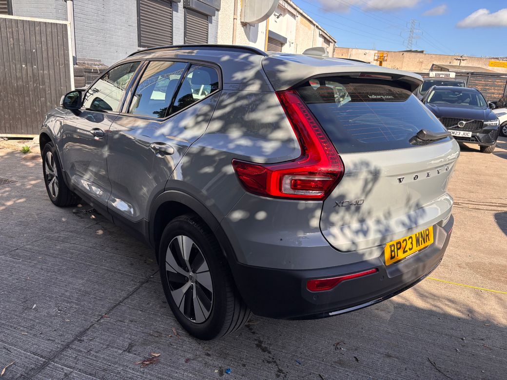 2023 Volvo XC40