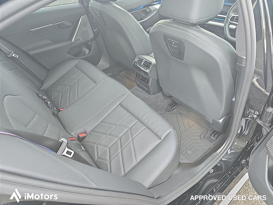 2025 BMW i5