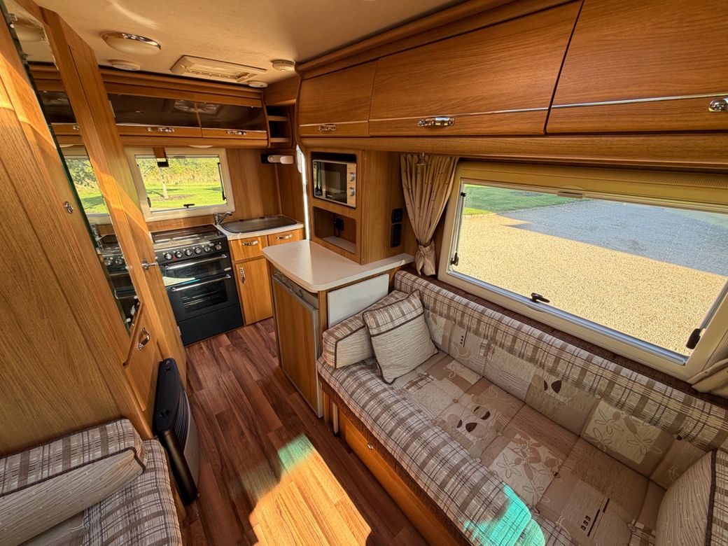2010 AUTOSLEEPER  DEVON LOW PROFILE R.H.D AUTOMATIC 