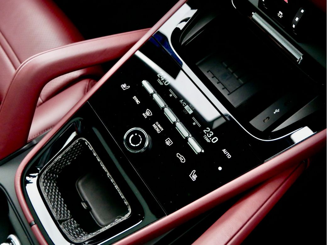 2024 Porsche Cayenne