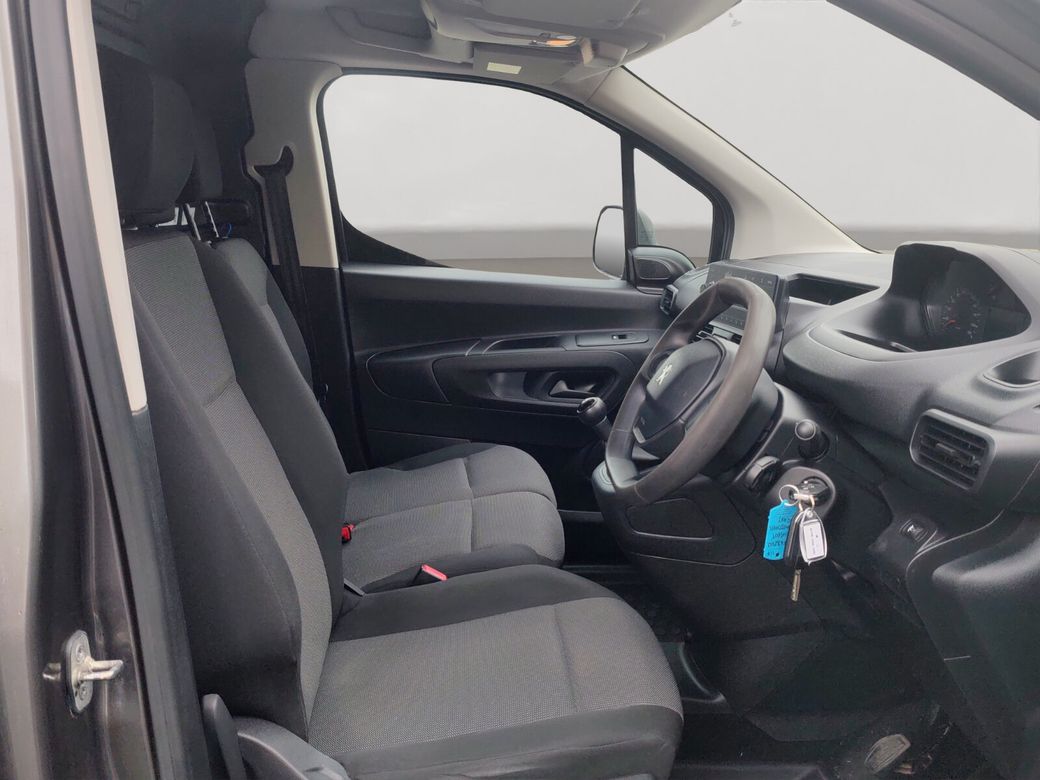 2021 Peugeot Partner