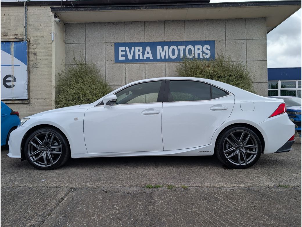 2015 Lexus IS 300h
