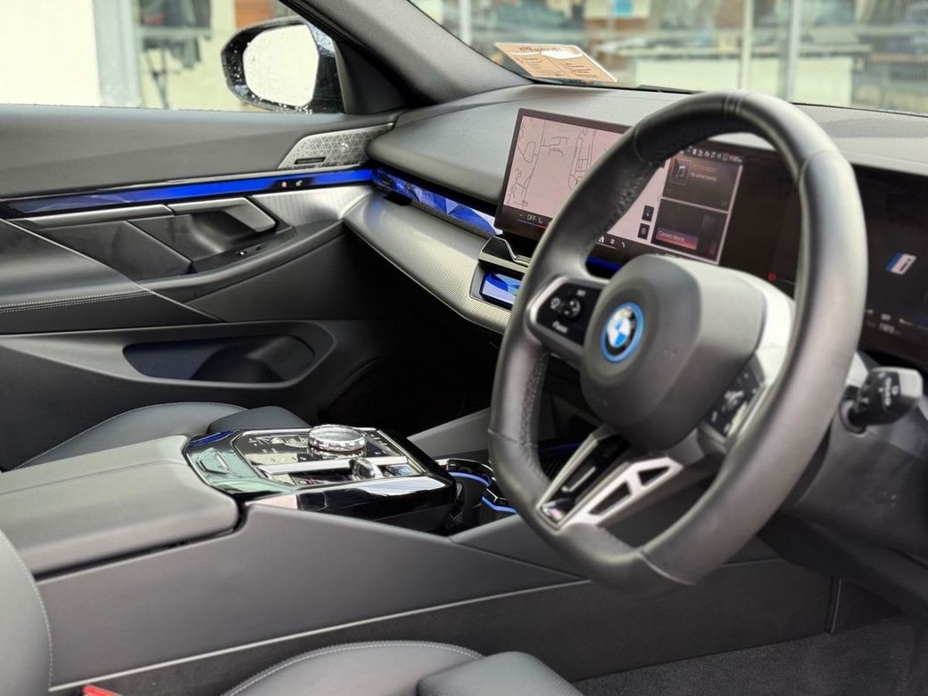 2025 BMW i5