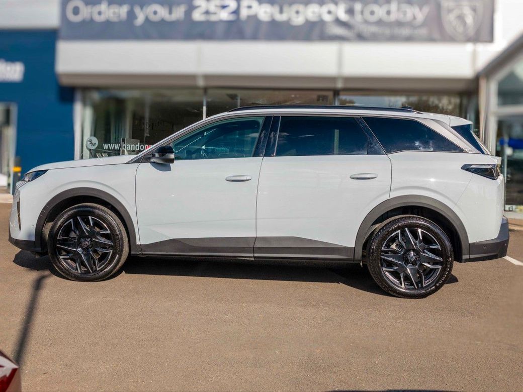 2025 Peugeot 5008