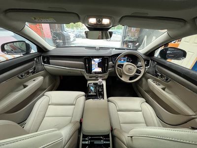 2023 Volvo V90