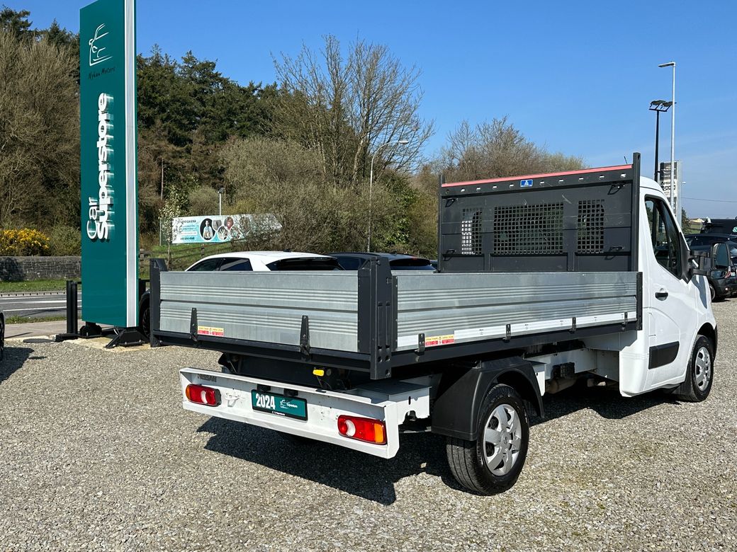 2024 Nissan Interstar