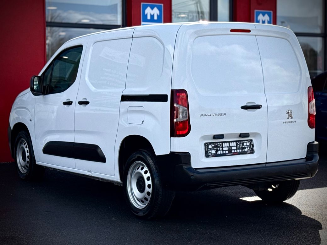 2023 Peugeot Partner