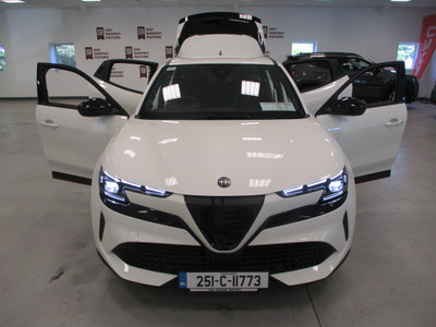 2025 Alfa Romeo Junior