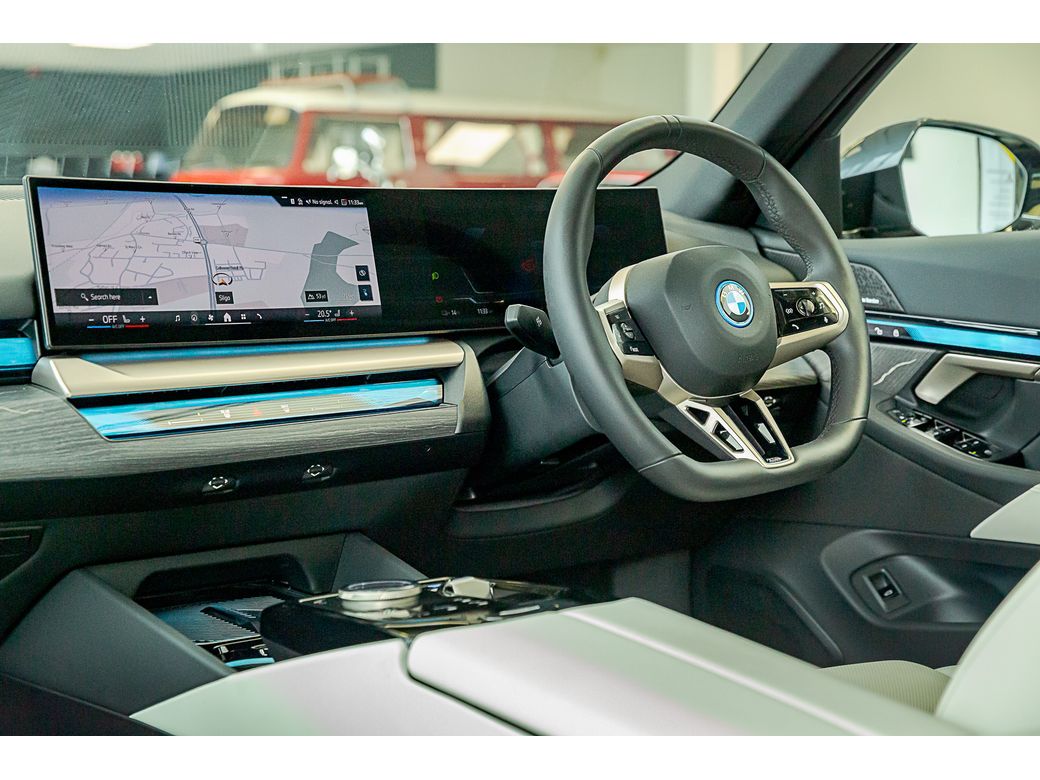 2025 BMW i5
