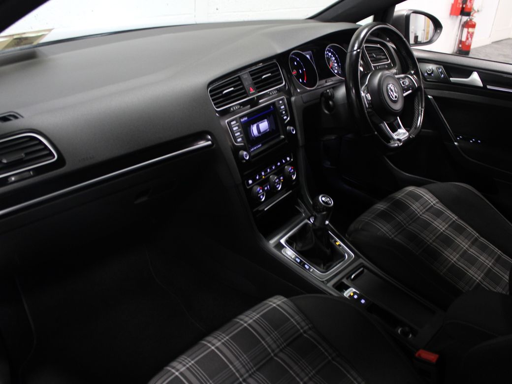 2017 Volkswagen Golf