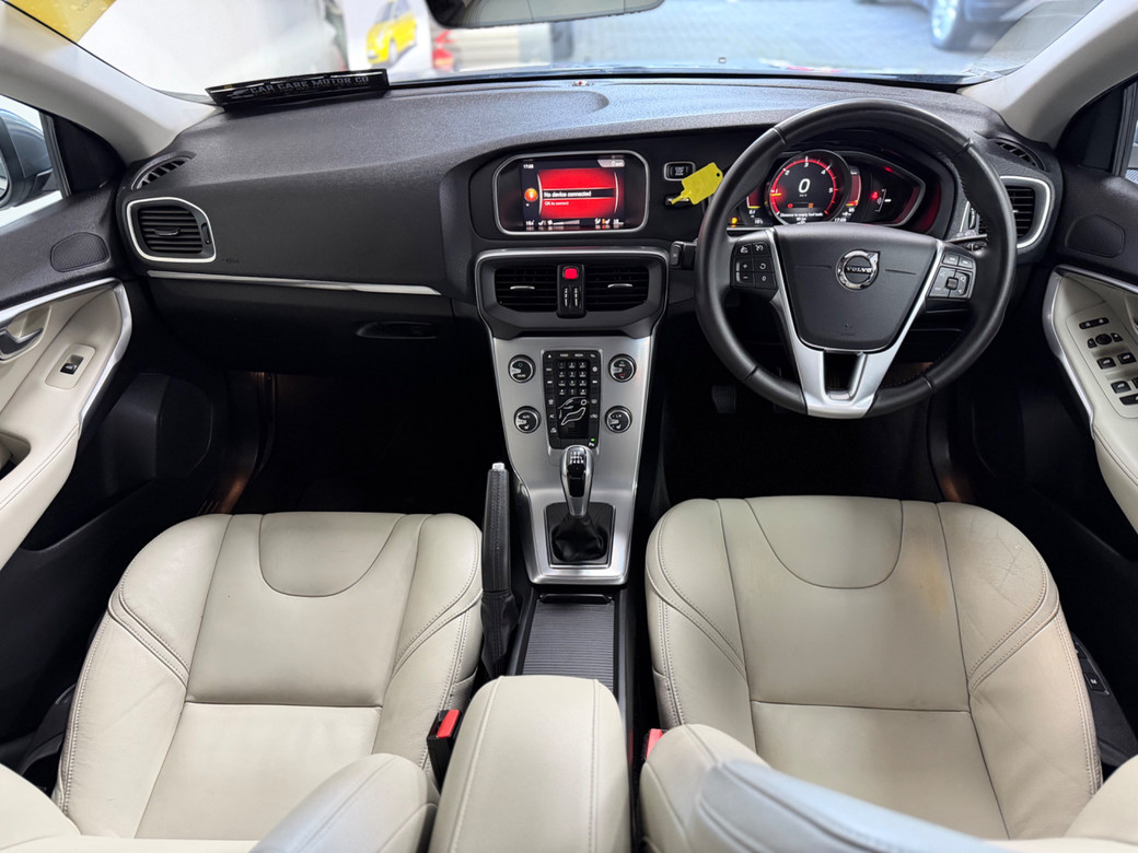 2018 Volvo V40