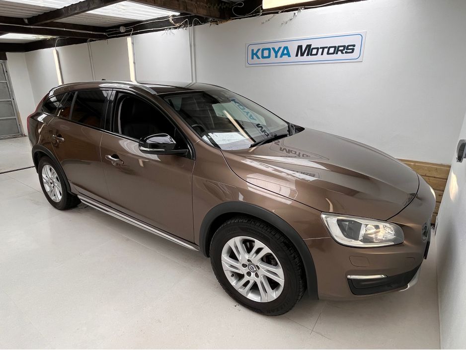 2016 Volvo V60 Cross Country