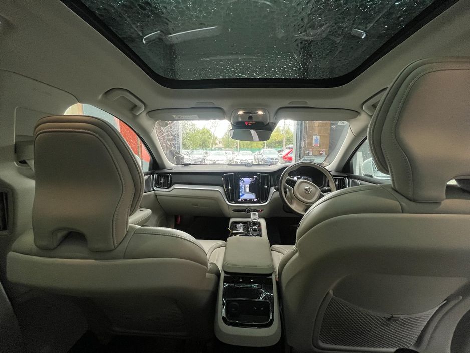 2022 Volvo V60