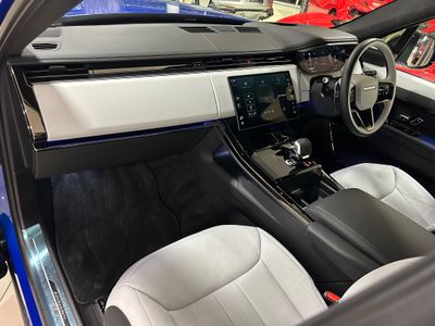 2025 Land Rover Range Rover Sport