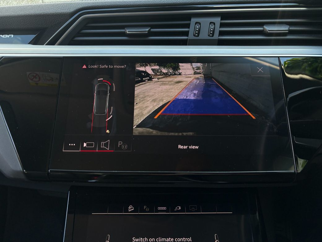 2022 Audi e-tron