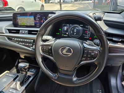 2021 Lexus ES 300h
