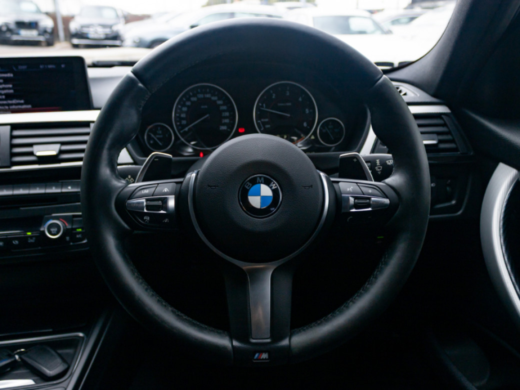 2015 BMW 320