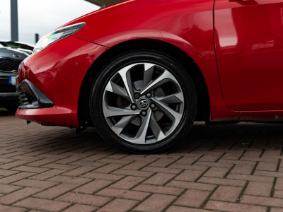 2016 Toyota Auris