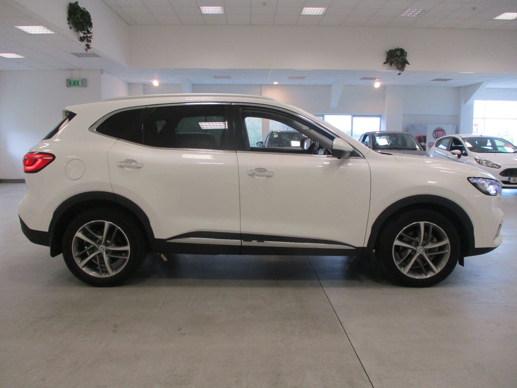 2023 MG HS