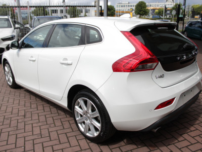 2020 Volvo V40