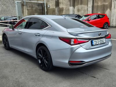 2023 Lexus ES 300h