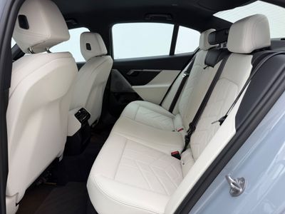 2024 BMW i5