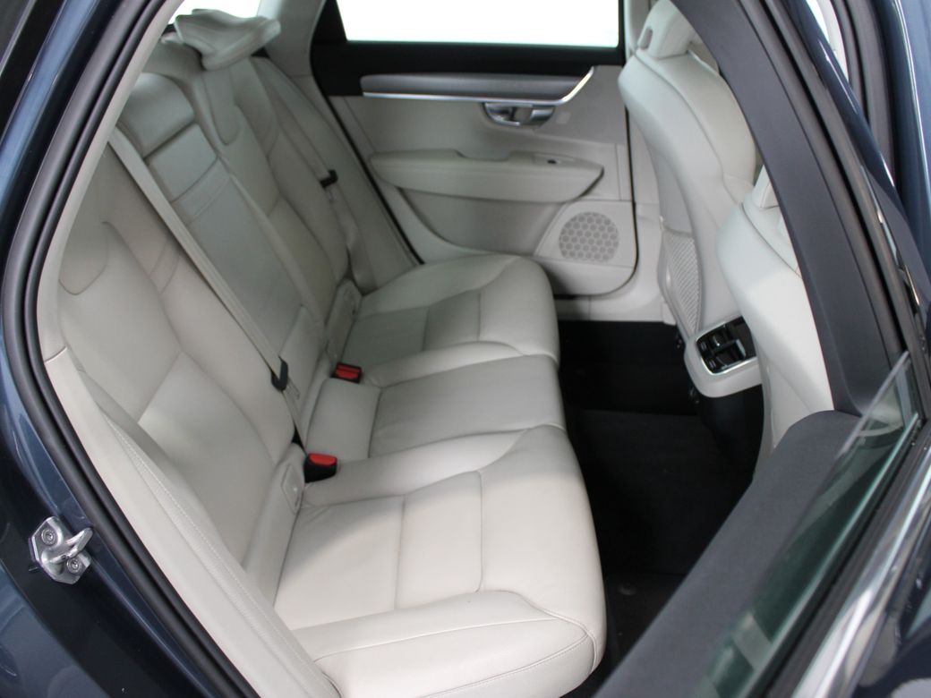 2020 Volvo V90