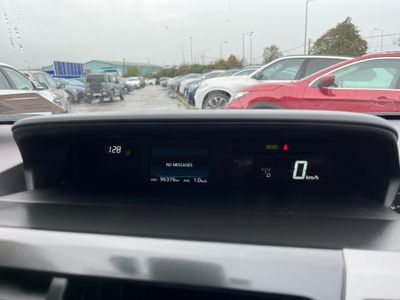 2018 Toyota Prius Alpha