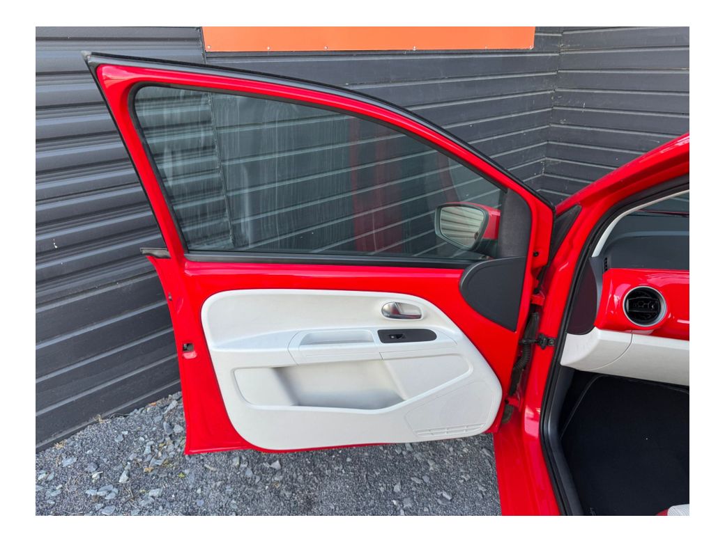 2015 Volkswagen up!