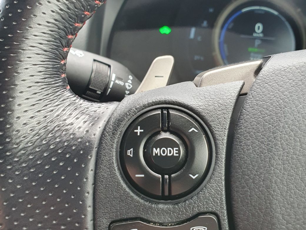 2016 Lexus IS 300h